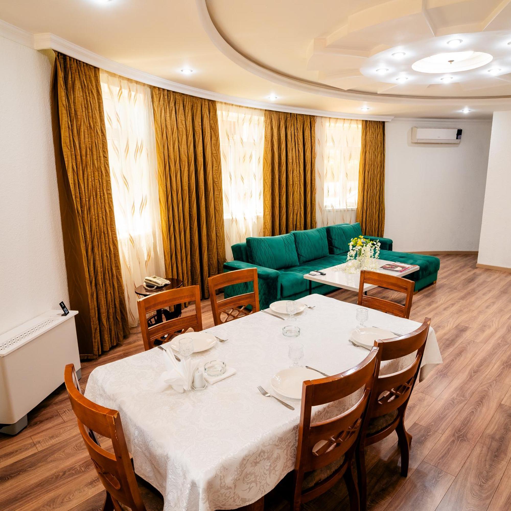 Panorama Villa Lux Hotel Baku Exteriör bild